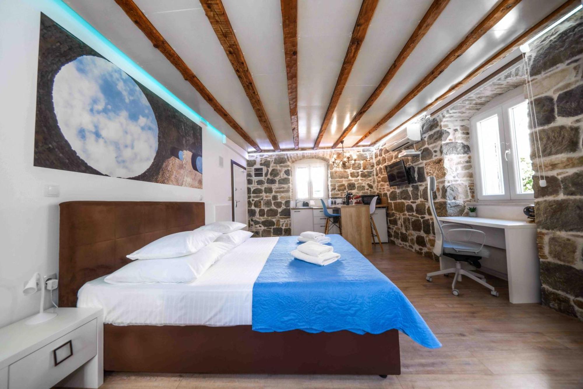 Studio Central Split Apartment *